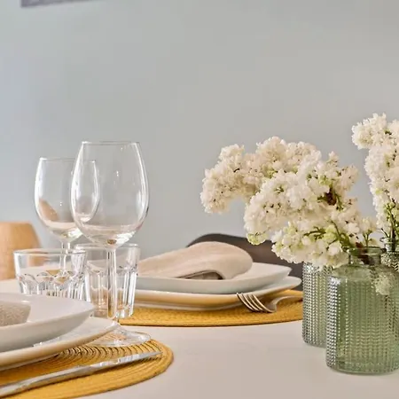 Spacious Apt Near The Beach In The Heart Of The Lively City Center *