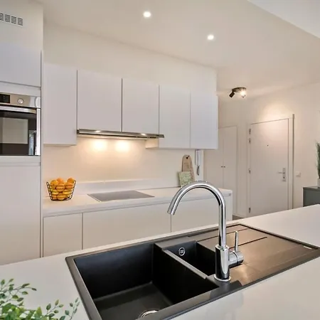 Spacious Apt Near The Beach In The Heart Of The Lively City Center Appartement